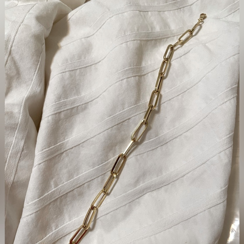 18kt solid lightweight paper clip bracelet